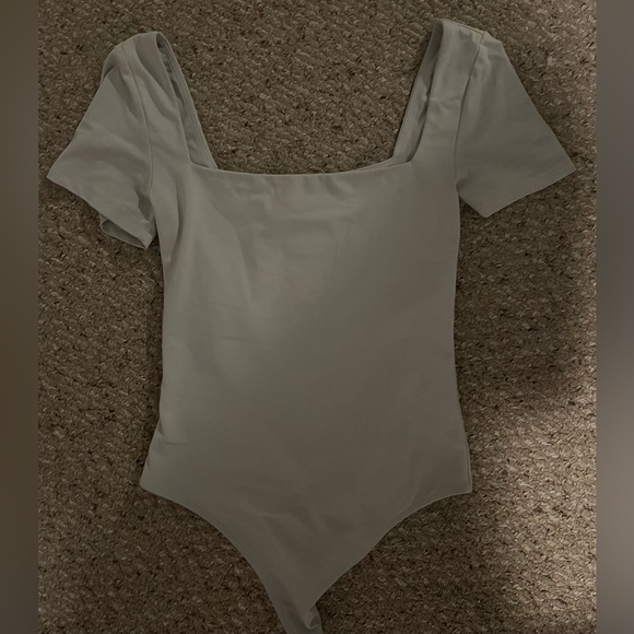 Medium Short Sleeve Babaton Bodysuit - Picture 1 of 2